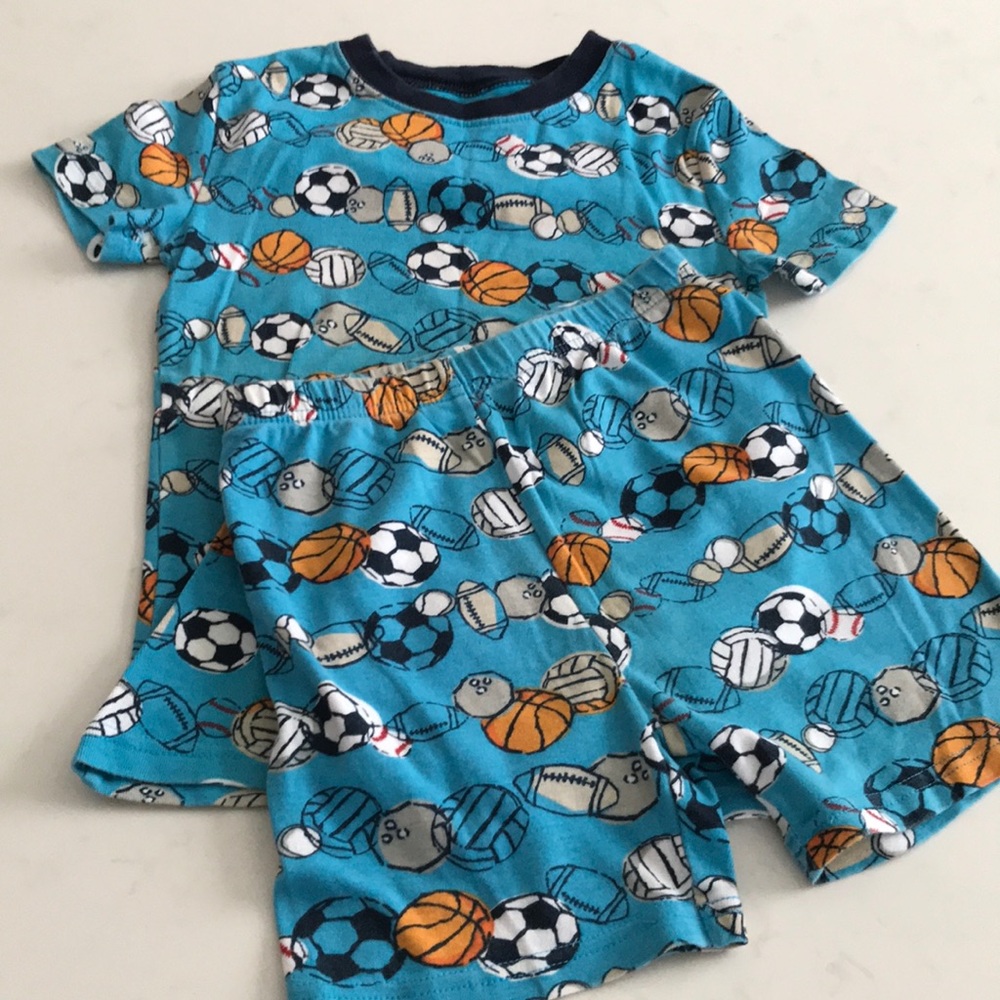 Boys pajamas lot - Picture 2 of 6